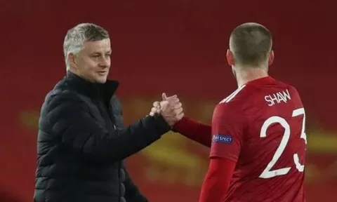 Stephen Warnock: "2 cậu ấy sẽ phải thất vọng với quyết định của Solskjaer"