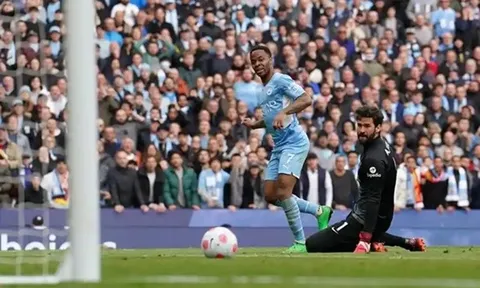 Gã khổng lồ ra giá, Spurs và Arsenal 'xanh mặt' vụ Sterling