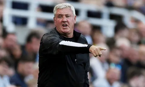Steve Bruce báo tin vui về đội hình trước ngày tiếp đón Chelsea