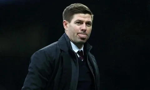 Steven Gerrard vẫn đẳng cấp trước Everton