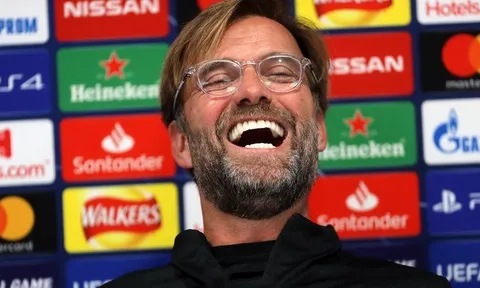 Klopp phá lên cười, phá vỡ im lặng về tương lai của Solskjaer tại Man Utd