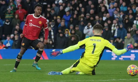 Man Utd là bậc thầy thay người; Liverpool có bộ đôi hủy diệt