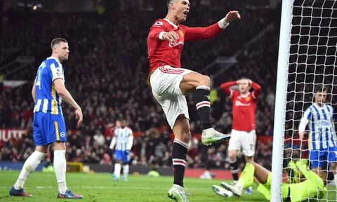 Sự hỗn loạn phòng thay đồ khiến Man Utd dần đánh mất vị thế
