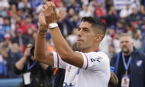 Suarez để thua trận ra mắt ở Uruguay
