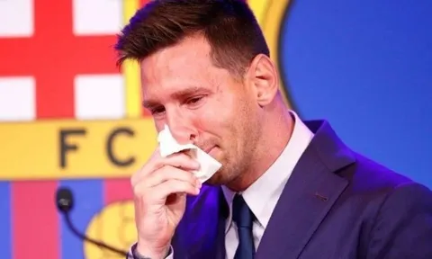 Suarez: 'Messi phải chịu đựng rất nhiều'
