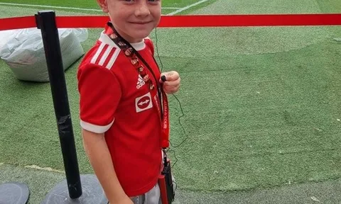 Tài năng nhí mơ khoác áo Man United