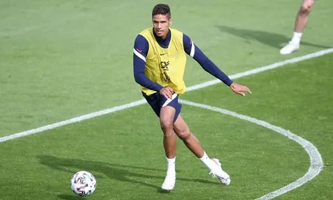 Tại sao Man Utd chưa xúc tiến bất kỳ thương vụ nào?