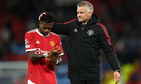 Gặp khó khăn khi chia tay Ole, Fred nói về Rangnick
