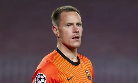 Tái xuất vi diệu, Ter Stegen chốt luôn tương lai