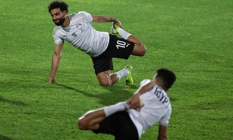 Tạm gạt gánh nặng ở Liverpool, Salah rạng rỡ khi về đội tuyển