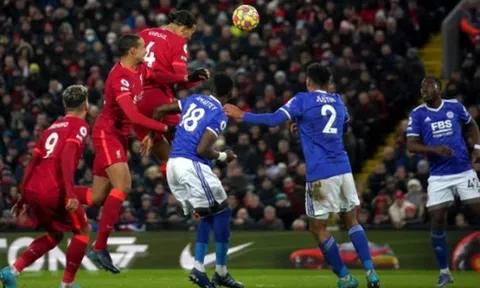 Tấm khiên và mũi giáo, Liverpool rửa hận Leicester
