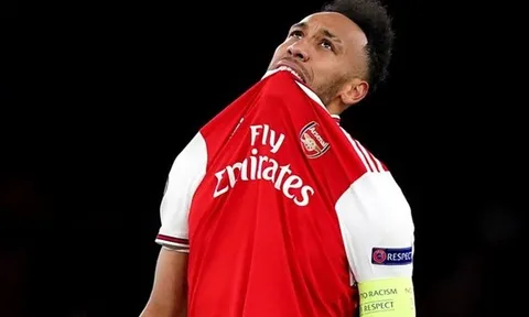 Tạm thoát khỏi Arsenal, Aubameyang lại hứng chịu đòn giáng xui xẻo