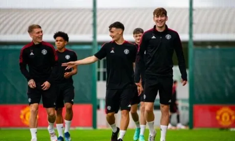 Tân binh và 4 cầu thủ của Man Utd có số áo mới
