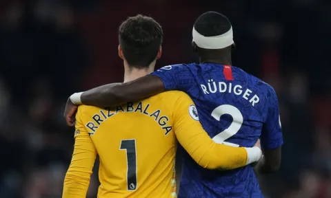 Tẩn nhau xong với Kepa, Rudiger phá vỡ im lặng