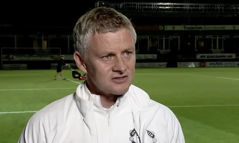 Tăng cường phòng tuyến, Solskjaer ra tay cứu rỗi kẻ thất sủng Barca
