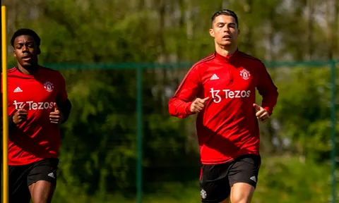 Thái độ Ronaldo và bầu không khí sân tập M.U sau khi có HLV mới