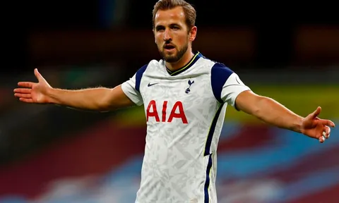 Tập luyện cùng tuyển Anh, Harry Kane đón "hung tin" ở London