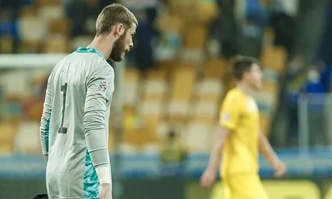 "Tay nhanh hơn não" và lúng túng như "gà mắc tóc", De Gea đẩy TBN vào 2 thái cực
