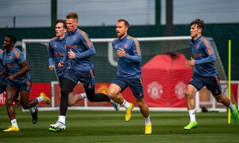 Ten Hag cầu cứu chân sút ghi 40 bàn của đội học viện