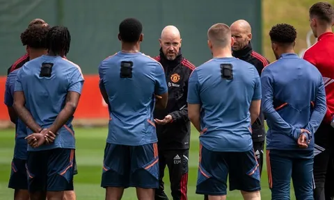 Ten Hag đốc thúc, dàn sao Man Utd gồng mình tập luyện