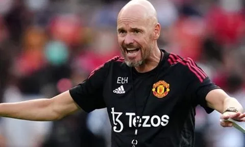 Ten Hag phản ứng về cú sốc Tuchel