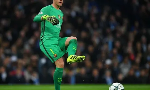 Barca "trói chân" 2 công thần: Đồng hương Ronaldo và "Người nhện" nước Đức