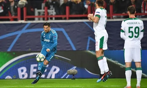 Bị cướp bàn thắng, Ronaldo giành điểm tệ nhất ngày Juventus thắng chật vật