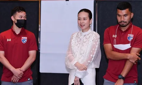 Trợ lý Madame Pang bị tố quấy rối cầu thủ Thái Lan
