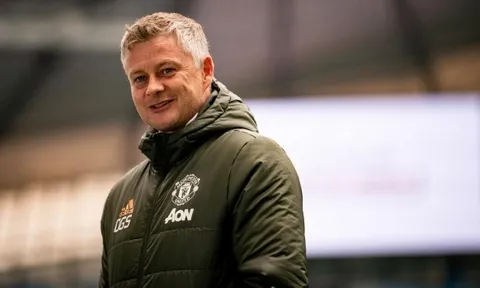 Thái độ của Man Utd đối với bom tấn tiếp theo sau Varane