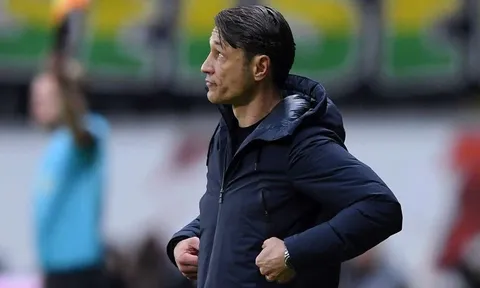 Thảm bại, HLV Bayern điên tiết đáp trả câu hỏi của phóng viên