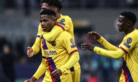 Thần đồng Barca ghi danh vào sách sử Champions League