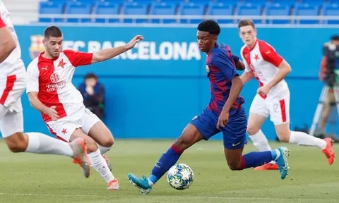 Thần đồng được Barcelona ví như Ansu Fati 2.0 là ai?