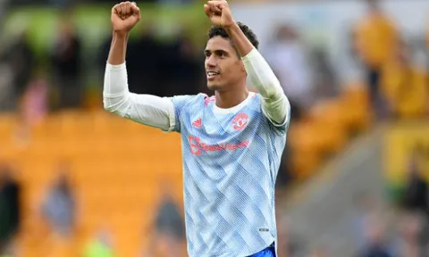 Thắng kịch tính Wolves, Varane gửi thông điệp vỏn vẹn 3 từ