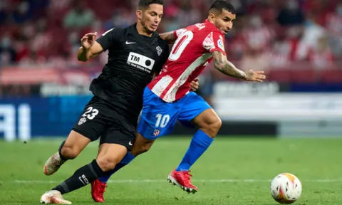 Thắng sát nút Elche, Atletico Madrid độc chiếm ngôi đầu La Liga