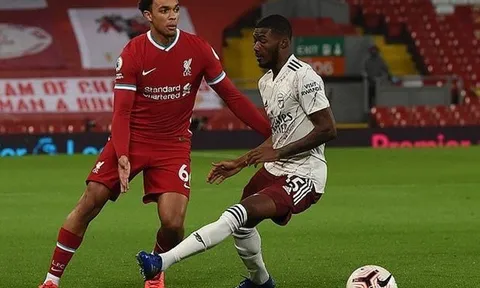 Arsenal bất lực vì những pha tạt bóng "cong như đường đua" của Alexander Arnold