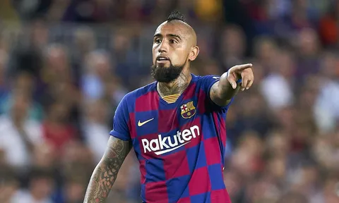 Thật như đùa! Barca đang là con nợ của Bayern Munich