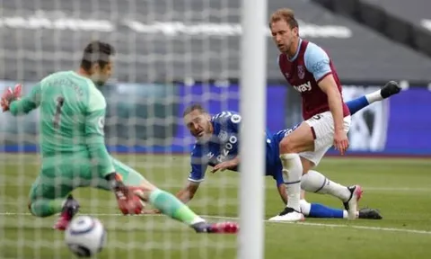 Thất thủ trước Everton, West Ham mang hy vọng lớn cho Liverpool