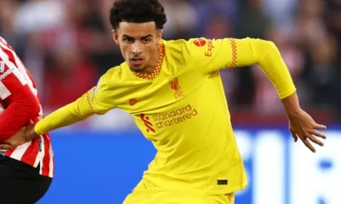 Thay Jones khỏi sân ngay sau khi ghi bàn, Klopp phá vỡ im lặng