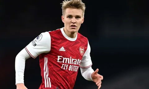 Thay Martin Odegaard, Arsenal có 2 lựa chọn