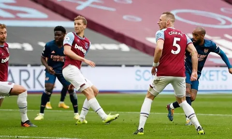 Thay người đỉnh cao, Arsenal hòa West Ham với kịch bản điên rồ