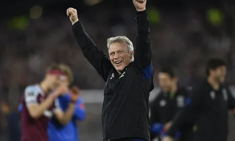 Thầy trò David Moyes loại Sevilla khỏi Europa League