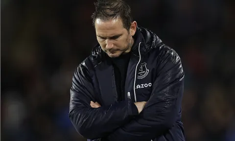 Thầy trò Lampard thua ngược ở phút 85