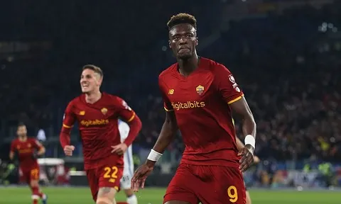 Thầy trò Mourinho áp sát top 4 Serie A