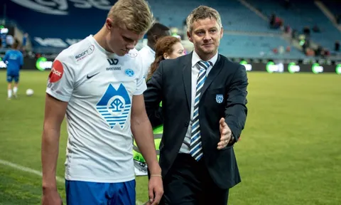 The Blues cẩn thận, Man Utd đã đạt bước tiến lớn trong thương vụ Haaland