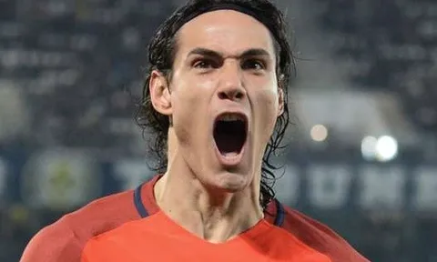 Cavani khoác áo Man United, hùng hục làm 1 điều