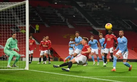 Thế trận rình rập, derby Manchester bất phân thắng bại