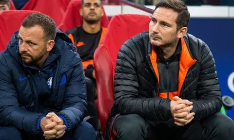 Thẻ vàng dành cho đối tượng bất ngờ ở trận Ajax - Chelsea
