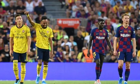 Aubameyang sa sút, chuyên gia ngầm đổ lỗi cho Mesut Ozil