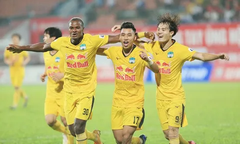 Thi đấu thăng hoa, HAGL thâu tóm các giải thưởng tháng 1 và 3 của V-League 2021