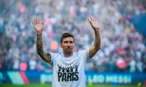 Thi đấu trên sân nhà, Messi sẽ rực cháy như Ronaldo?